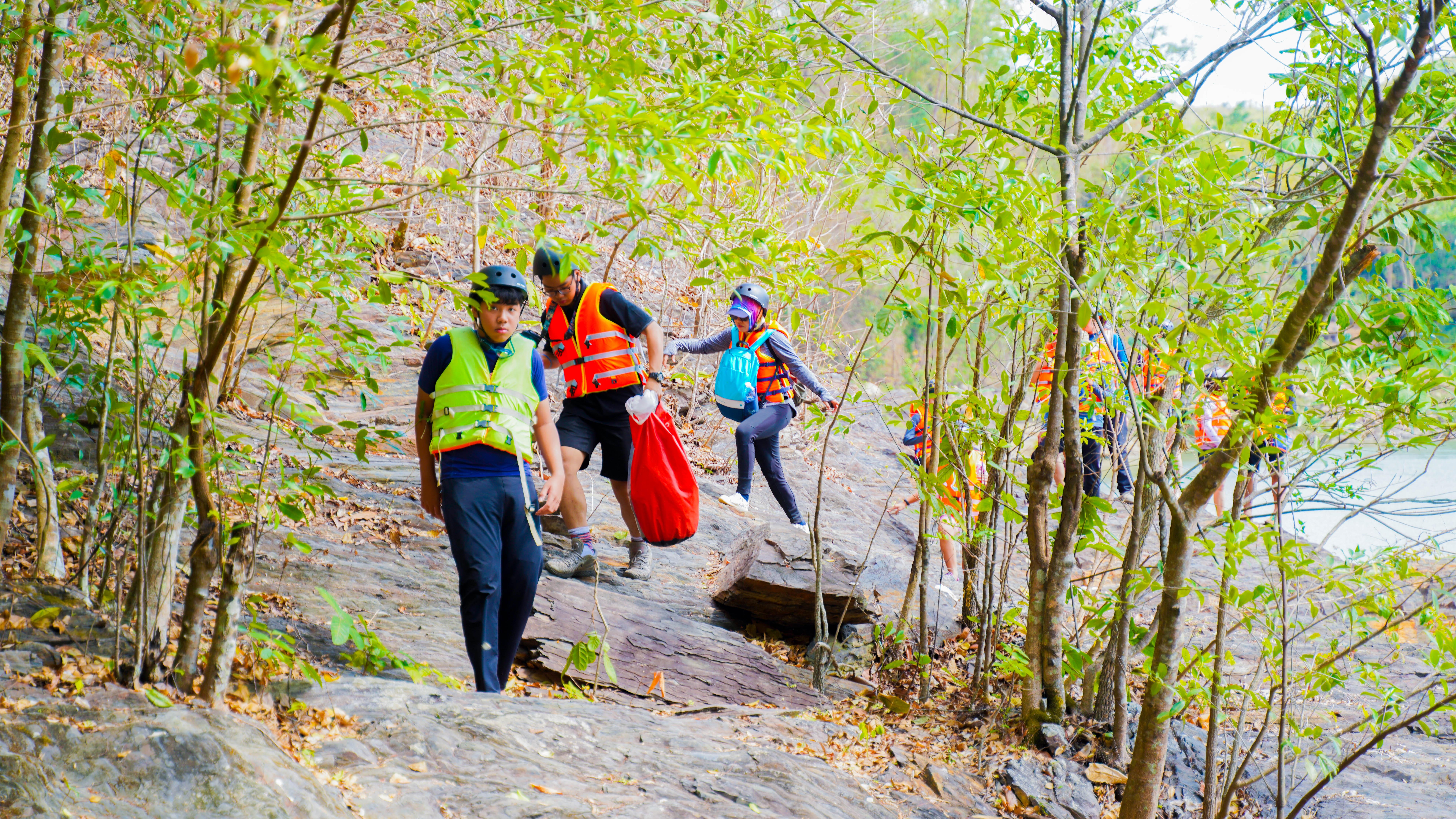 Tour Rafting Đạp xe - Leo núi - Chèo thuyền vượt thác